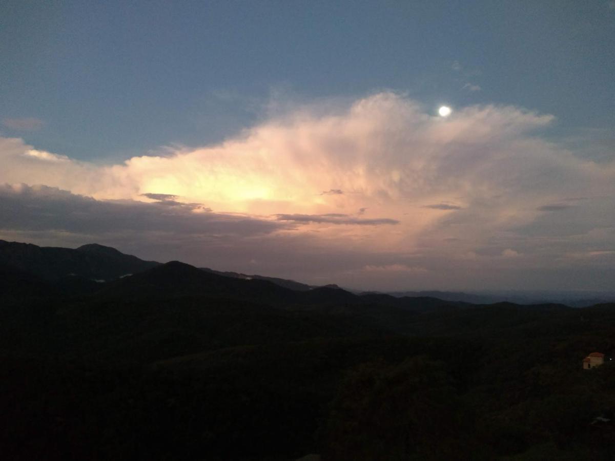 Appartamento Pouso Da Bia Lavras Novas Esterno foto
